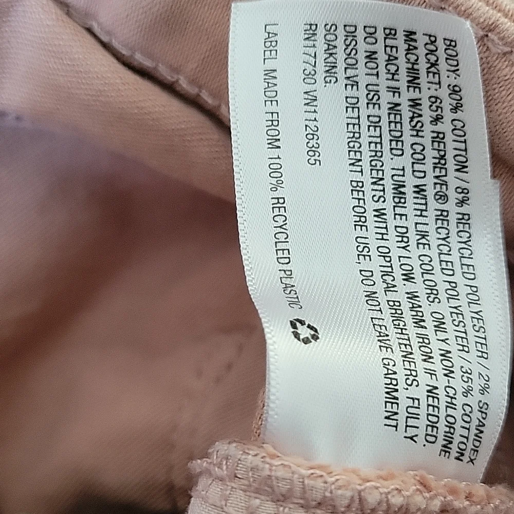 Universal Thread Pink Shorts - Picture 4 of 4